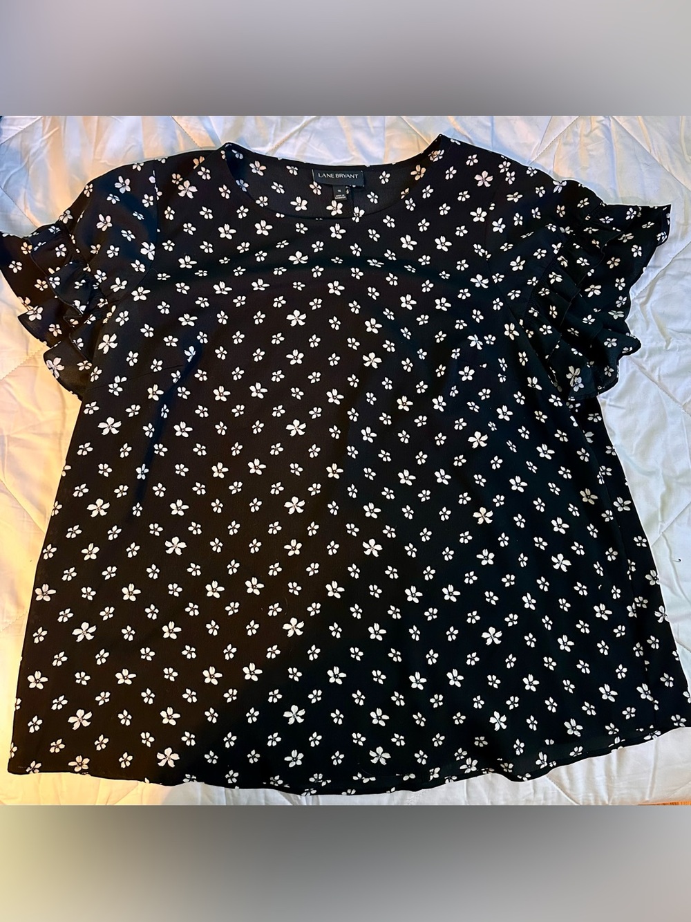 Lane Bryant Black and White Floral Ruffle Sleeve Top Size 16
